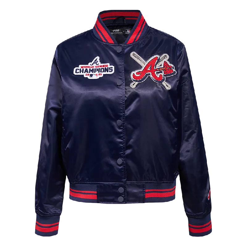 Online Only CHAMARRA DE SATÉN MLB ATLANTA BRAVES MASH UP PARA MUJER