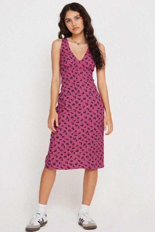 Crazy Deals Motel Rocks Lieva Midi Dress in Raspberry Floral