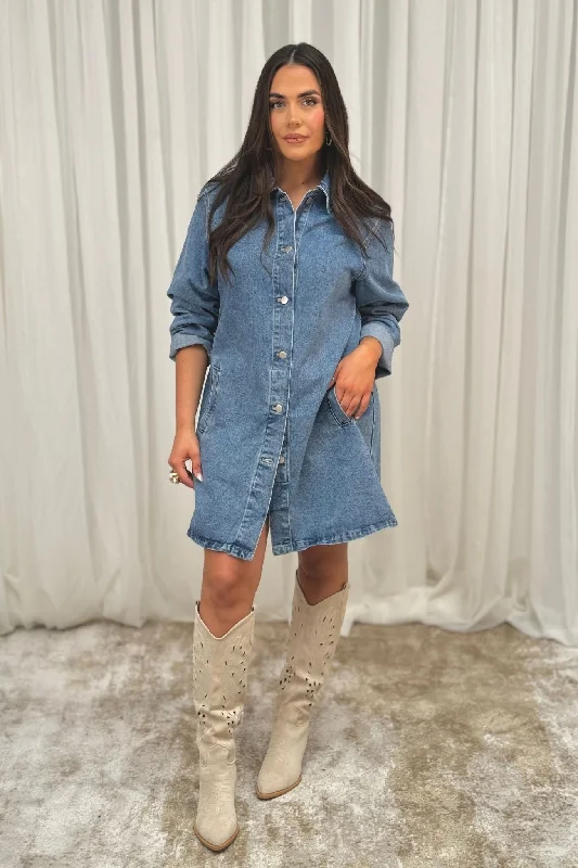 Bargain Blast Lynne Button Front Denim Dress In Mid Wash